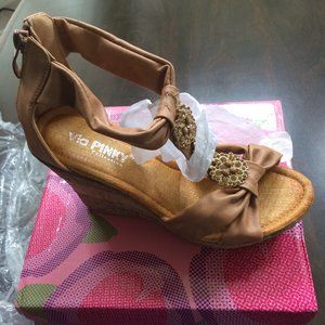 Pinky Women's Vivi-18 Fashion Wedge Sandals